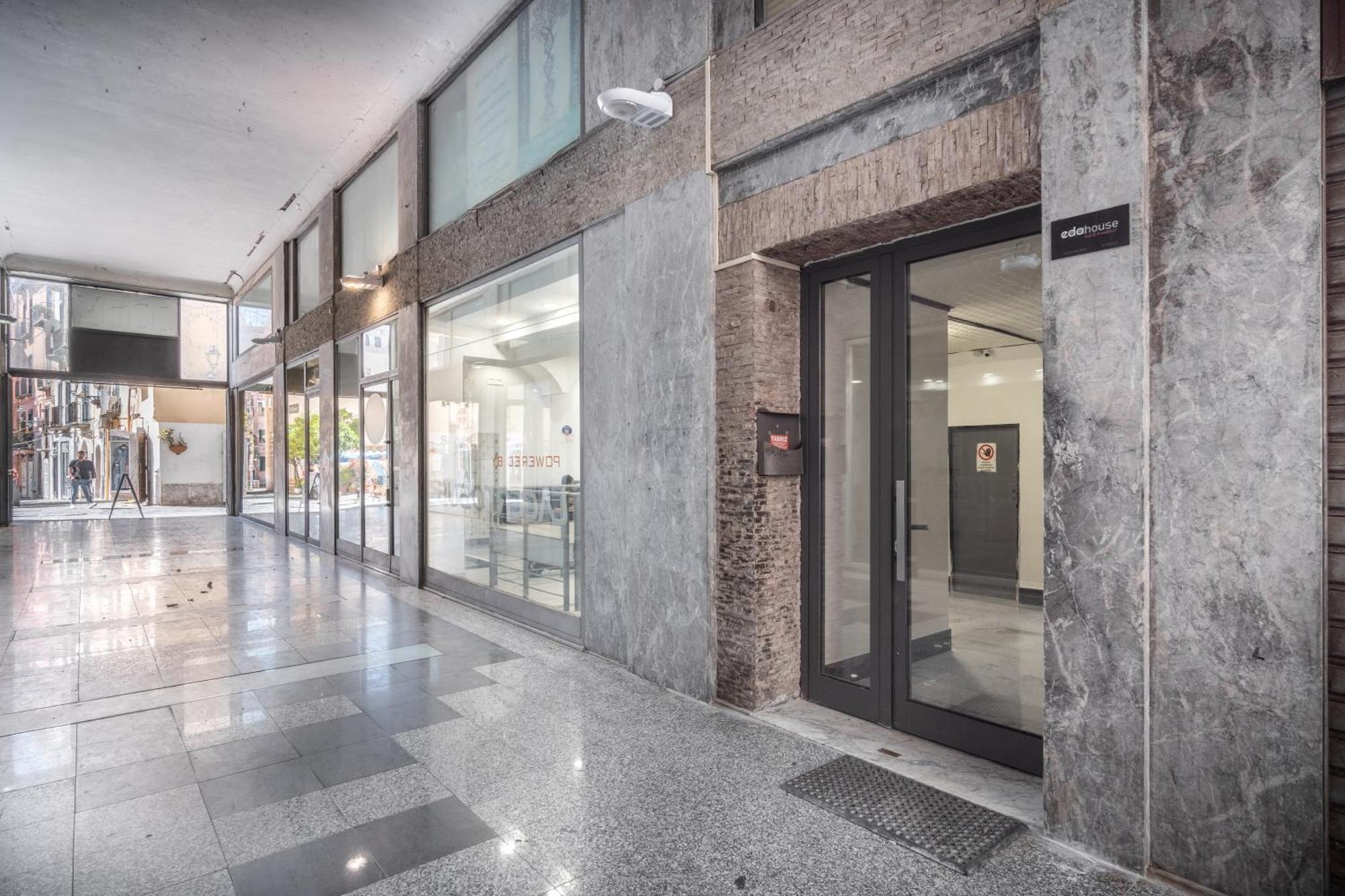 Casa Vacanza Angelina Via Mercanti Centro Storico Salerno Exterior photo